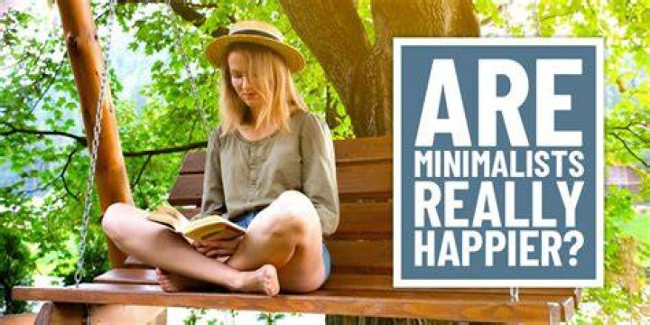Are minimalists happier?