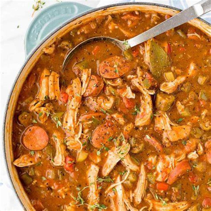 Can you put raw chicken in gumbo?
