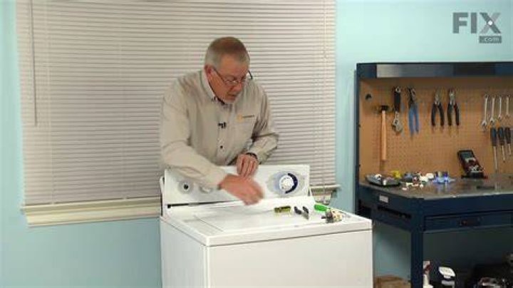 How do you change a water level on a GE washer?