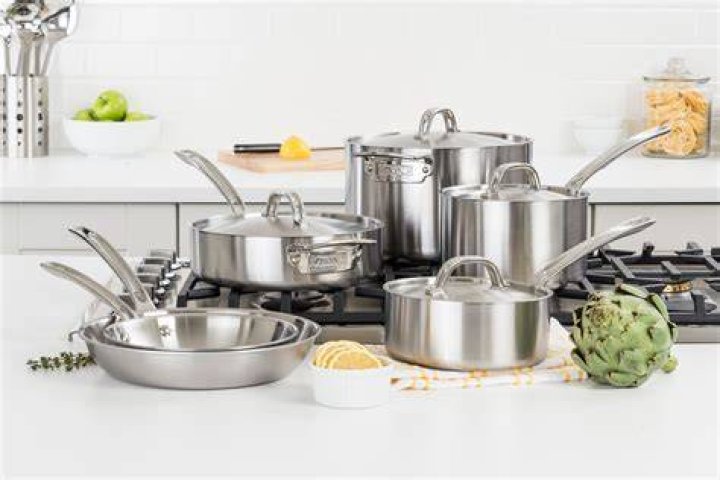 What are stainless steel pans good for?