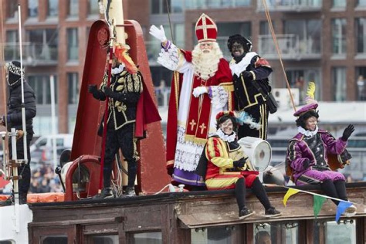 What are the Christmas traditions in Holland?