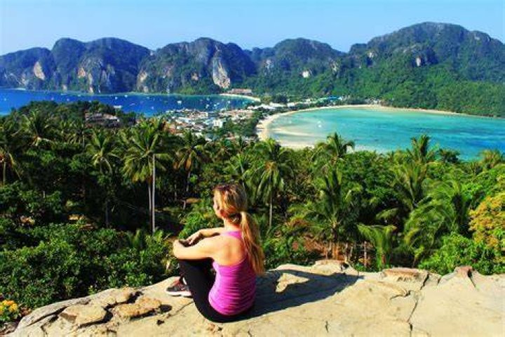 What should I wear to Phi Phi Island?